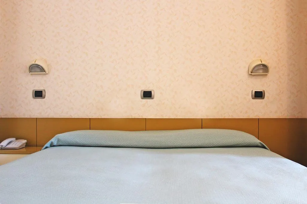 Hotel Royal Мизано-Адриатико 3*,  Италия